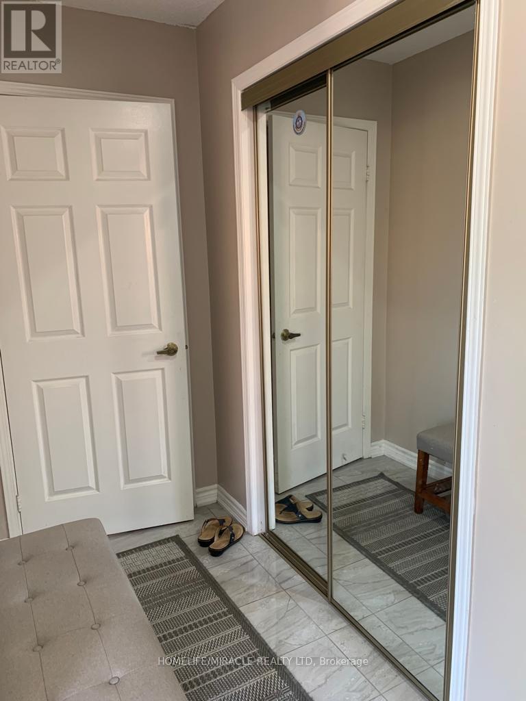 108 Michigan Avenue, Brampton, Ontario  L6Y 4N6 - Photo 2 - W13117584