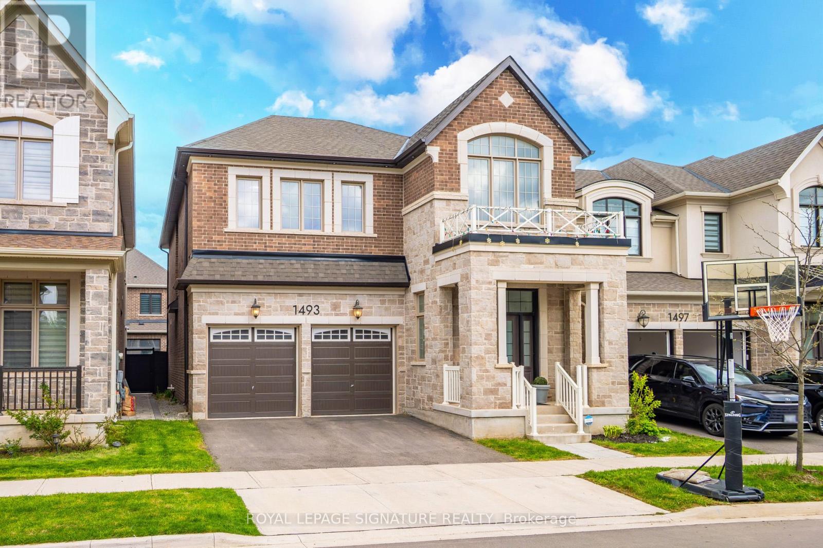 1493 FORD STRATHY CRESCENT, Oakville, Ontario
