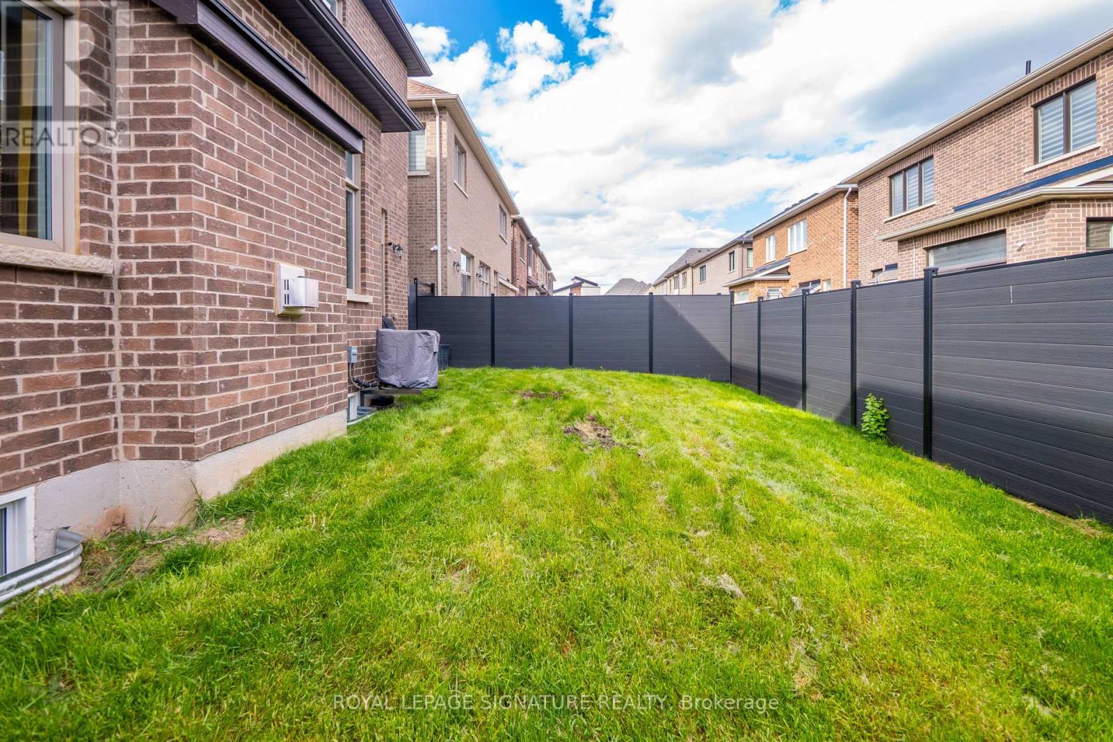 1493 Ford Strathy Crescent, Oakville, Ontario  L6H 3W9 - Photo 13 - W13117586