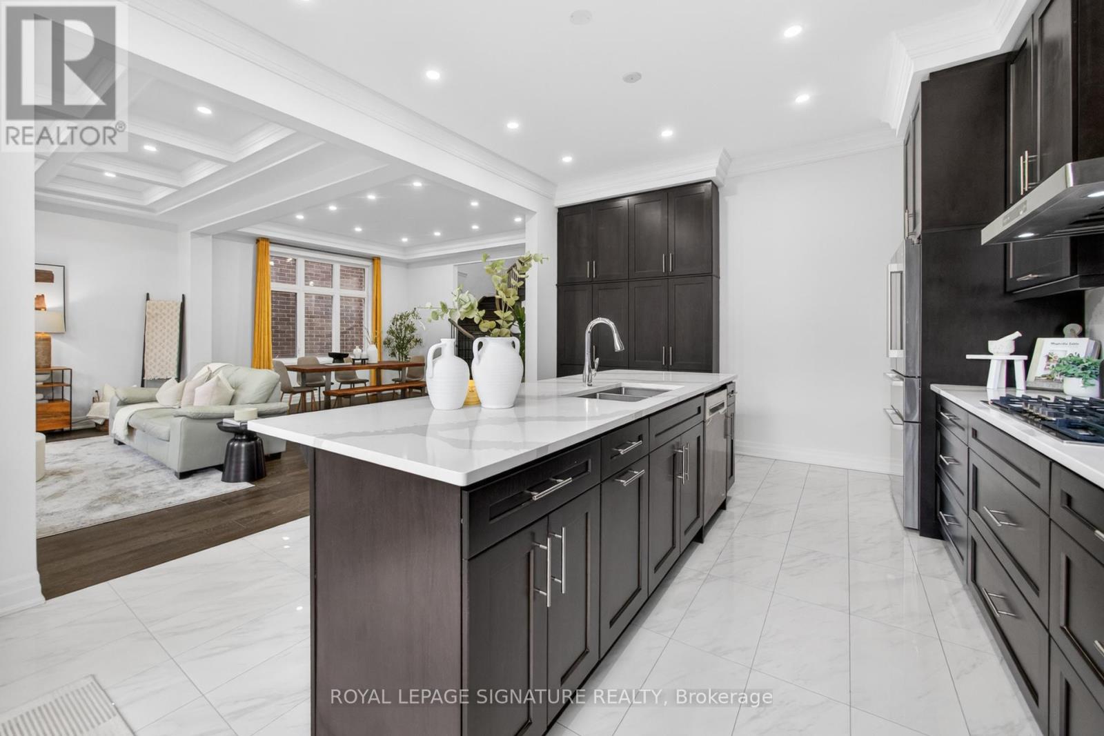 1493 Ford Strathy Crescent, Oakville, Ontario  L6H 3W9 - Photo 15 - W13117586