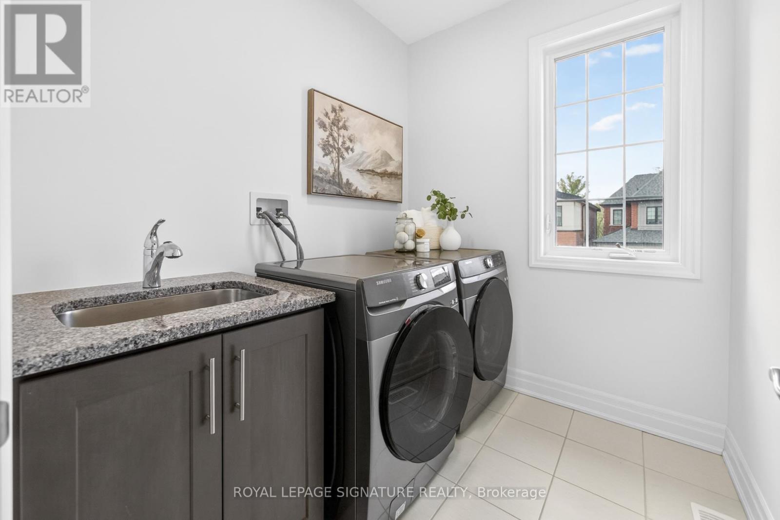 1493 Ford Strathy Crescent, Oakville, Ontario  L6H 3W9 - Photo 23 - W13117586