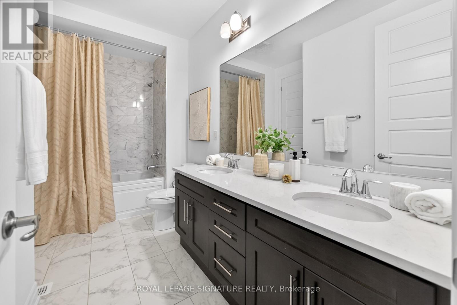 1493 Ford Strathy Crescent, Oakville, Ontario  L6H 3W9 - Photo 26 - W13117586