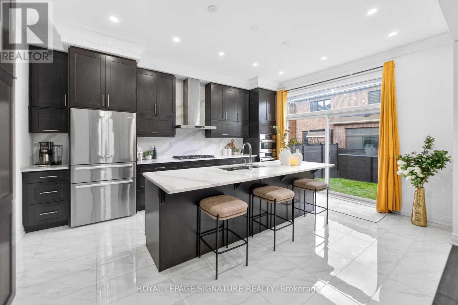1493 Ford Strathy Crescent, Oakville, Ontario  L6H 3W9 - Photo 9 - W13117586