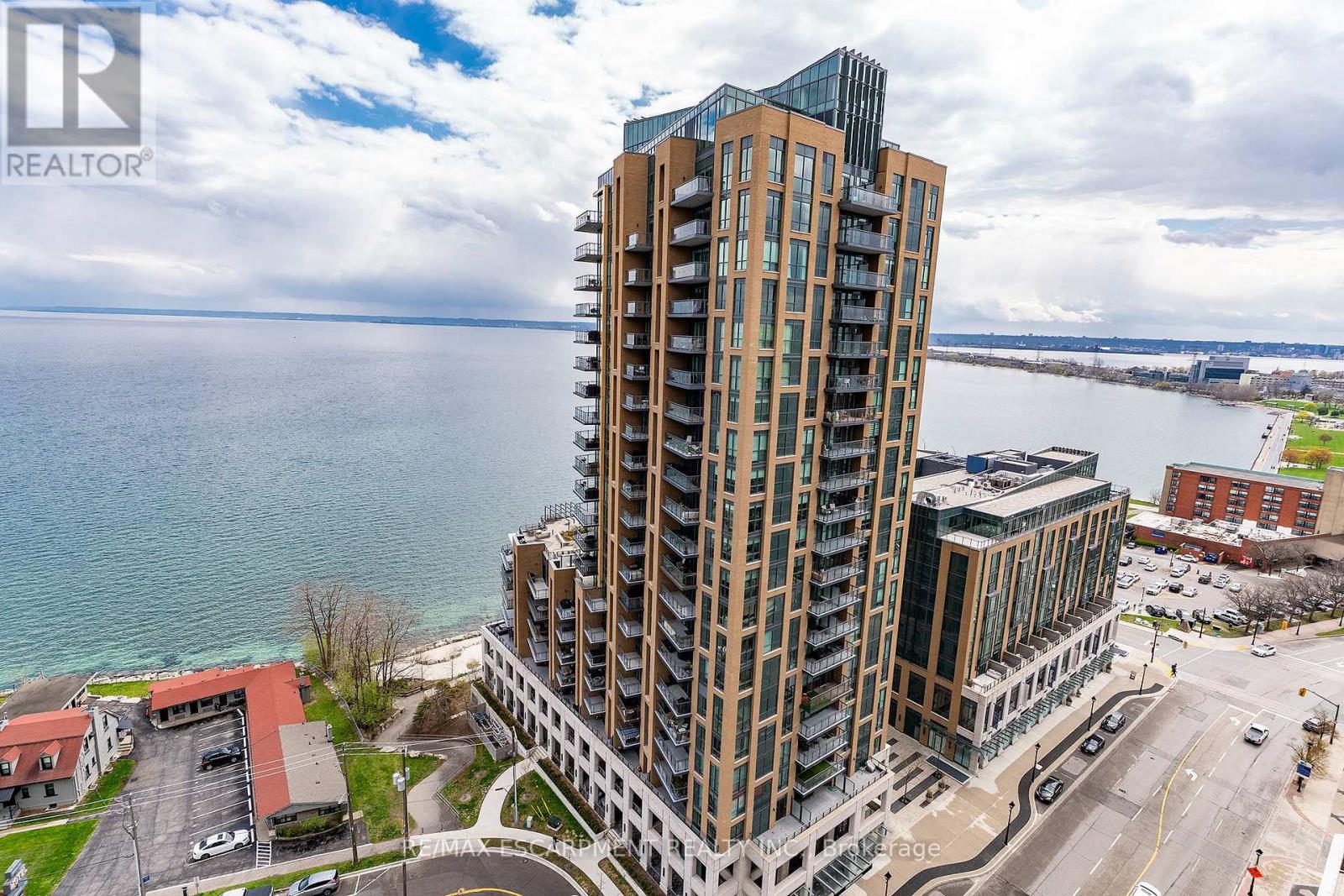 1707 - 2075 Lakeshore Road, Burlington, Ontario  L7R 1E2 - Photo 1 - W13117614