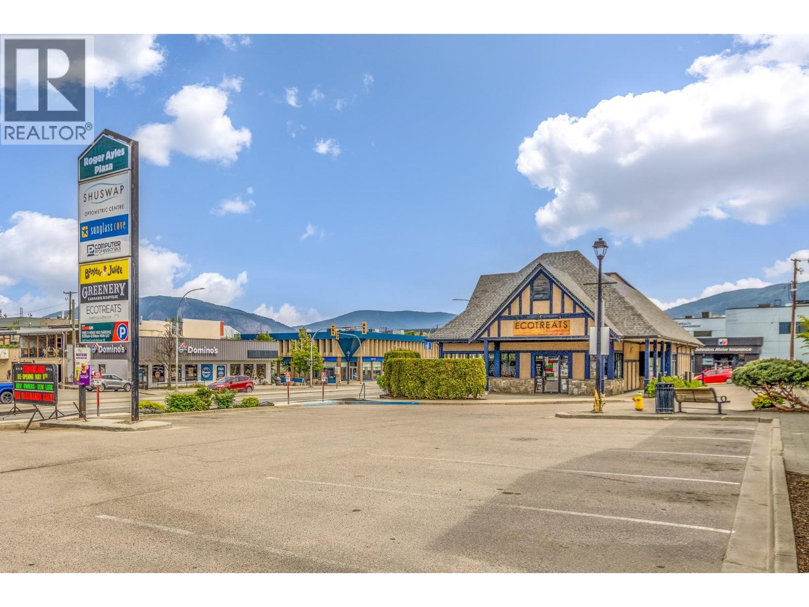 190 Trans Canada Highway Ne, Salmon Arm, British Columbia  V1E 2S6 - Photo 3 - 10386977