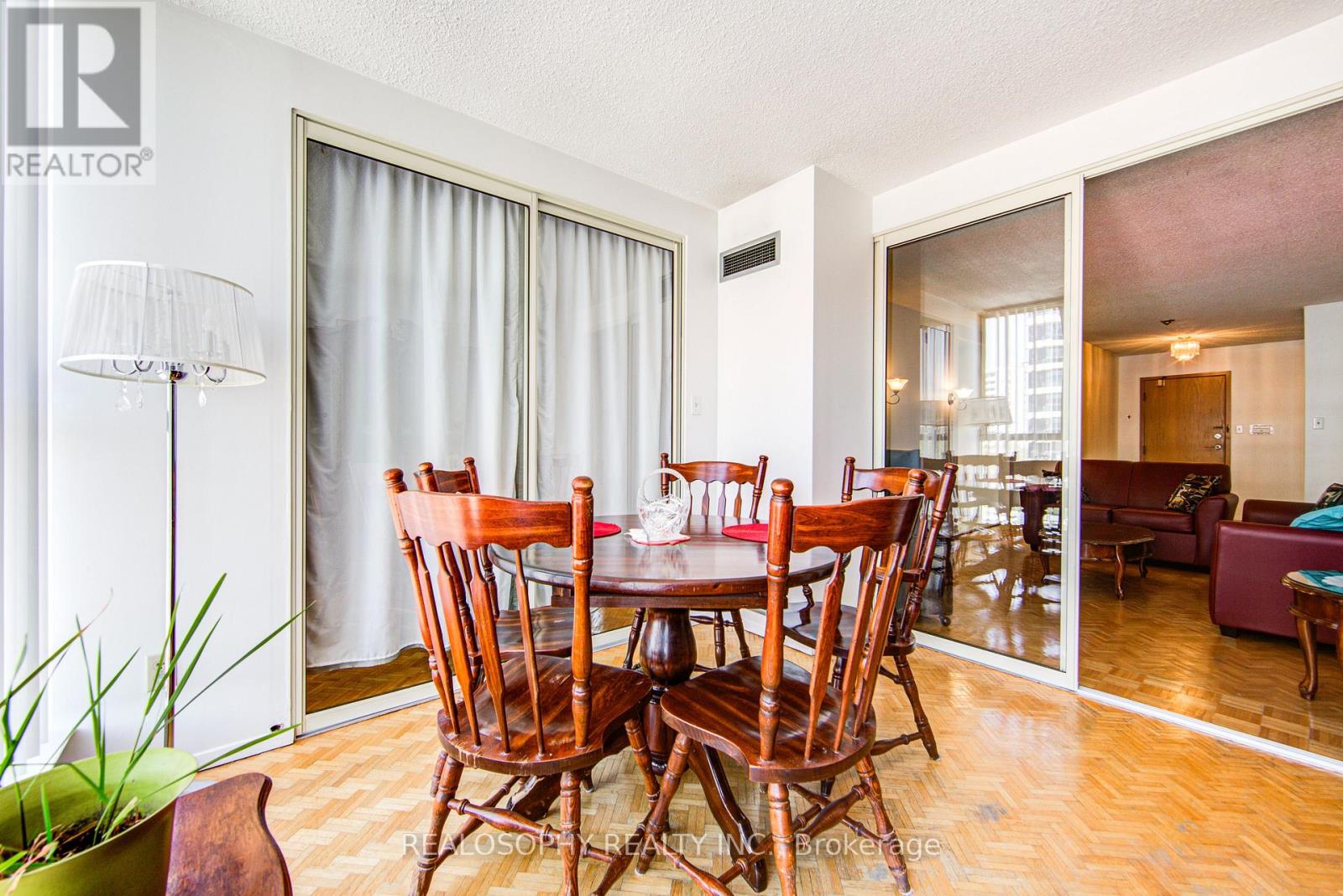 756 - 24 Southport Street, Toronto, Ontario M6S 4Z1 - Photo 13 - W13086924