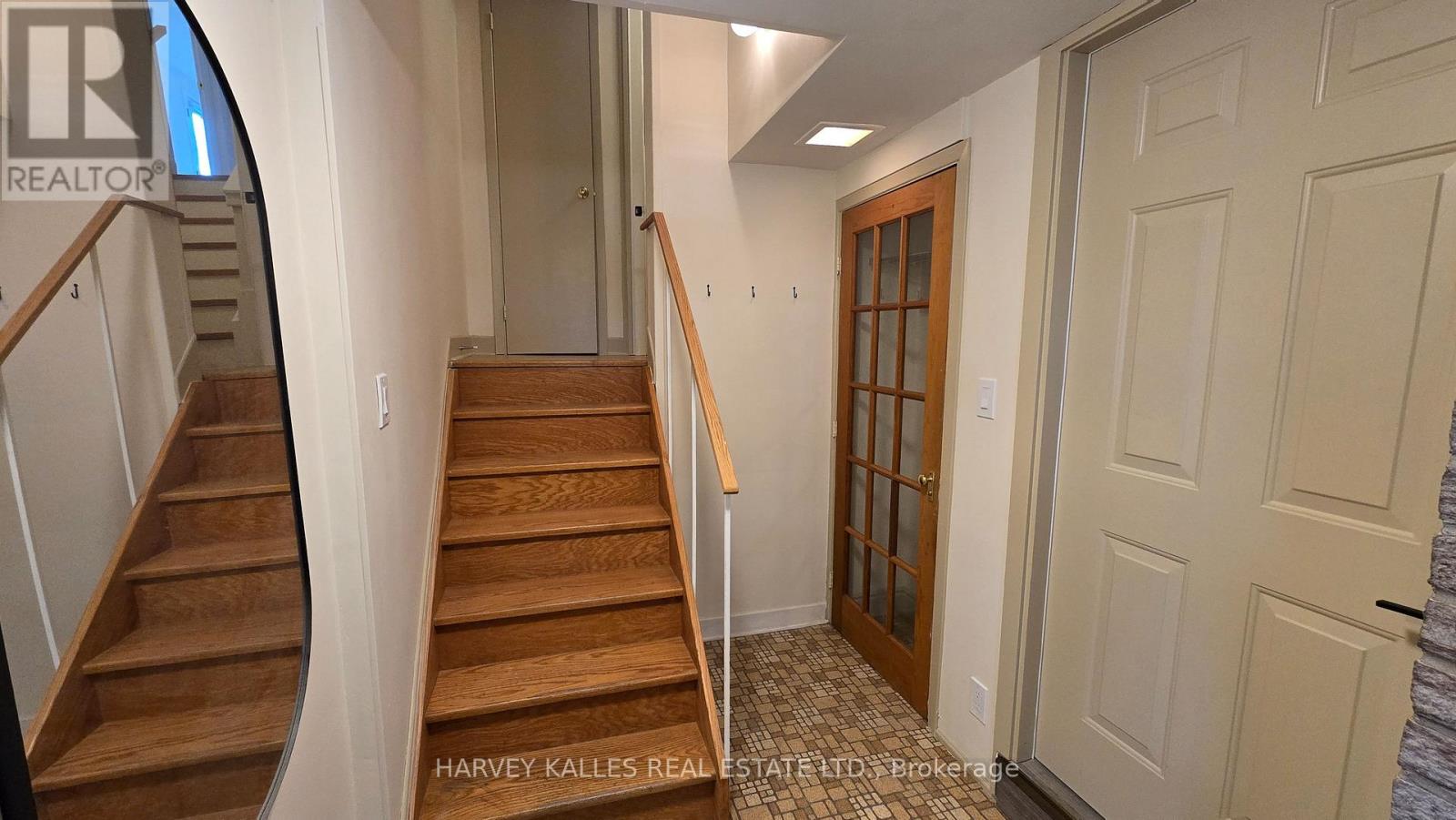 Main - 279 Cornelius Parkway, Toronto, Ontario  M3K 1T6 - Photo 16 - W13113698