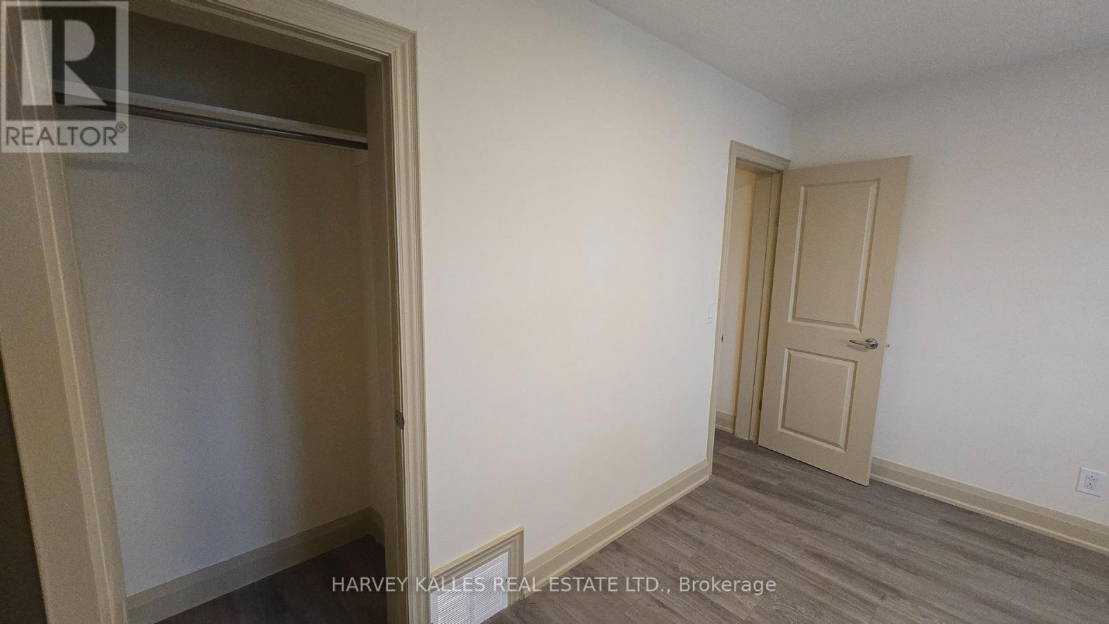 MAIN - 279 CORNELIUS PARKWAY, Toronto, Ontario