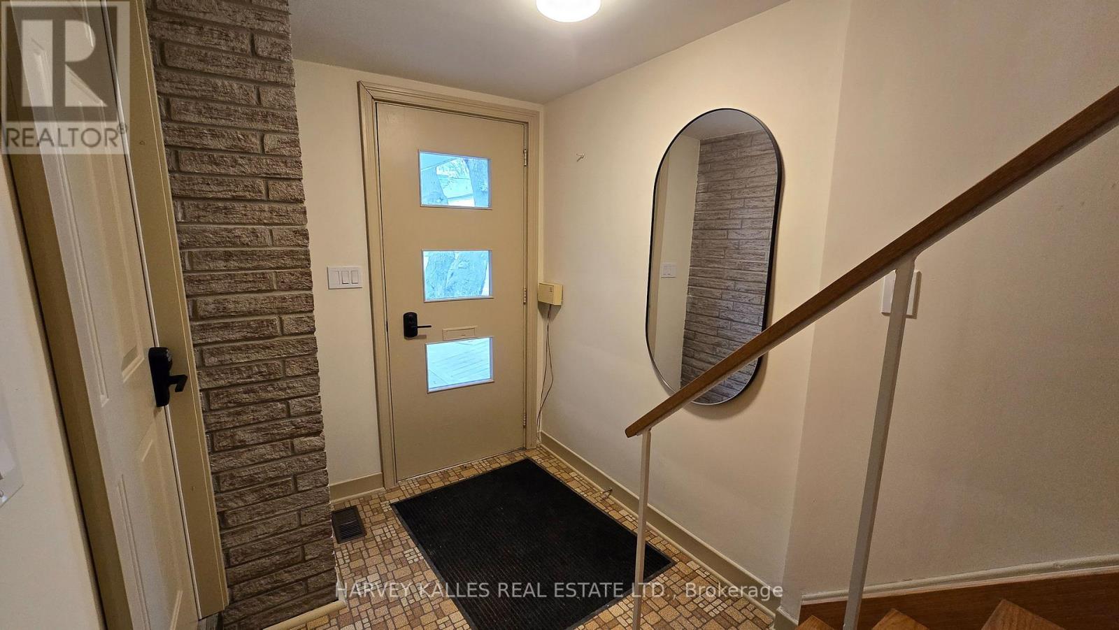 Main - 279 Cornelius Parkway, Toronto, Ontario  M3K 1T6 - Photo 17 - W13113698