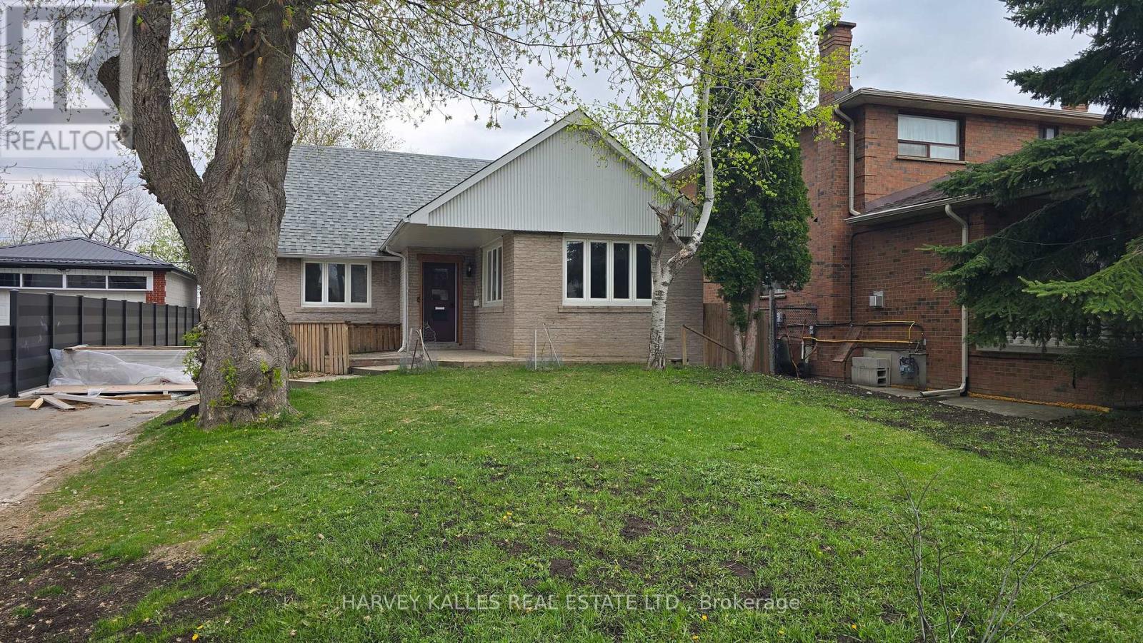 Main - 279 Cornelius Parkway, Toronto, Ontario  M3K 1T6 - Photo 7 - W13113698