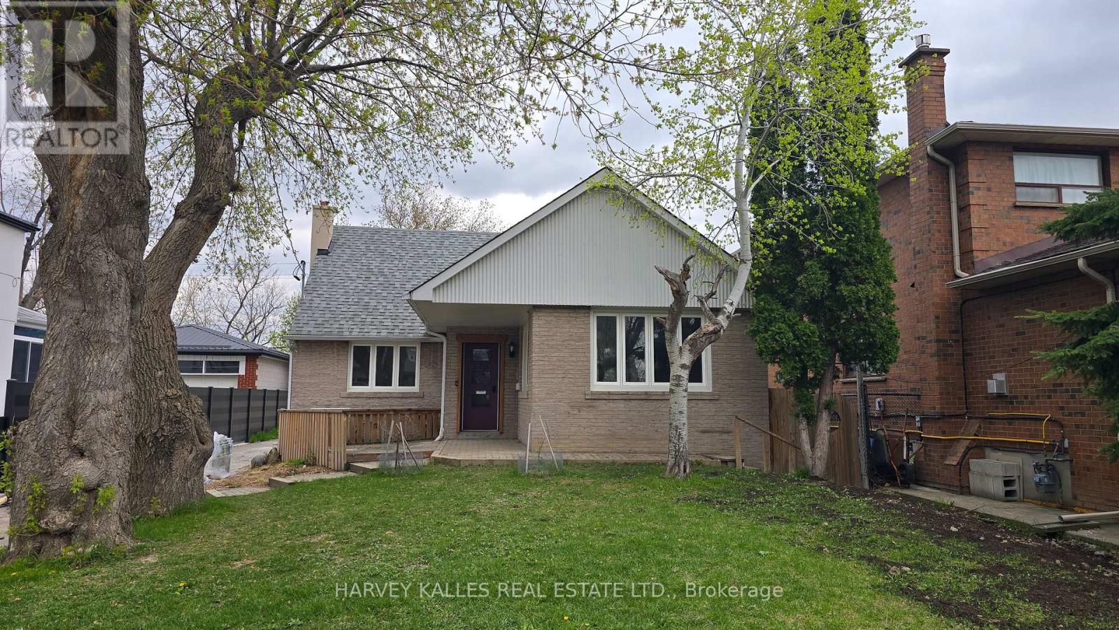 Main - 279 Cornelius Parkway, Toronto, Ontario  M3K 1T6 - Photo 8 - W13113698