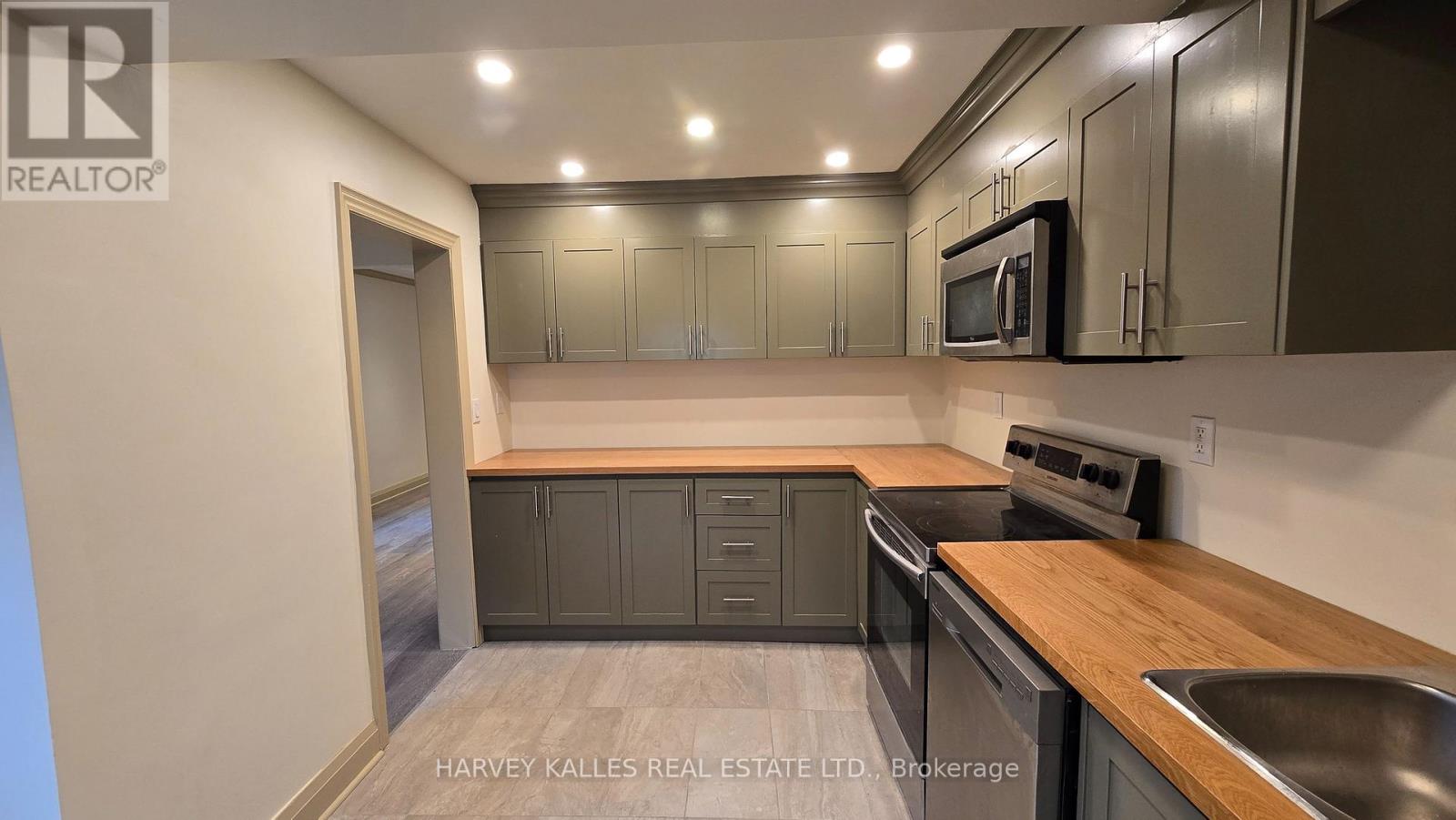 Main - 279 Cornelius Parkway, Toronto, Ontario  M3K 1T6 - Photo 32 - W13113698