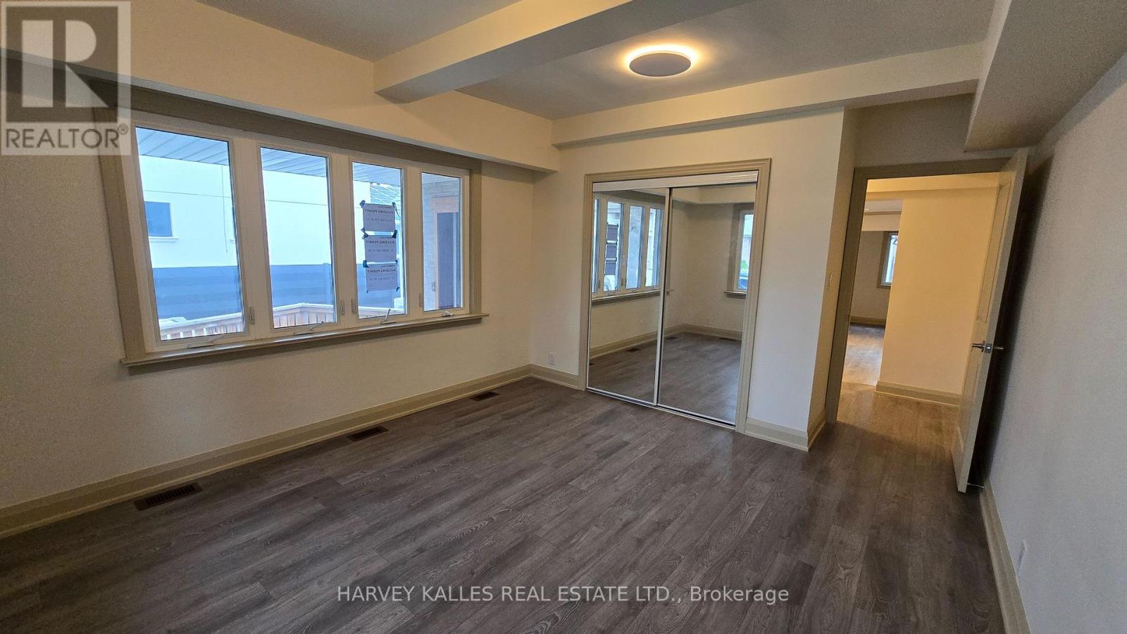 Main - 279 Cornelius Parkway, Toronto, Ontario  M3K 1T6 - Photo 4 - W13113698