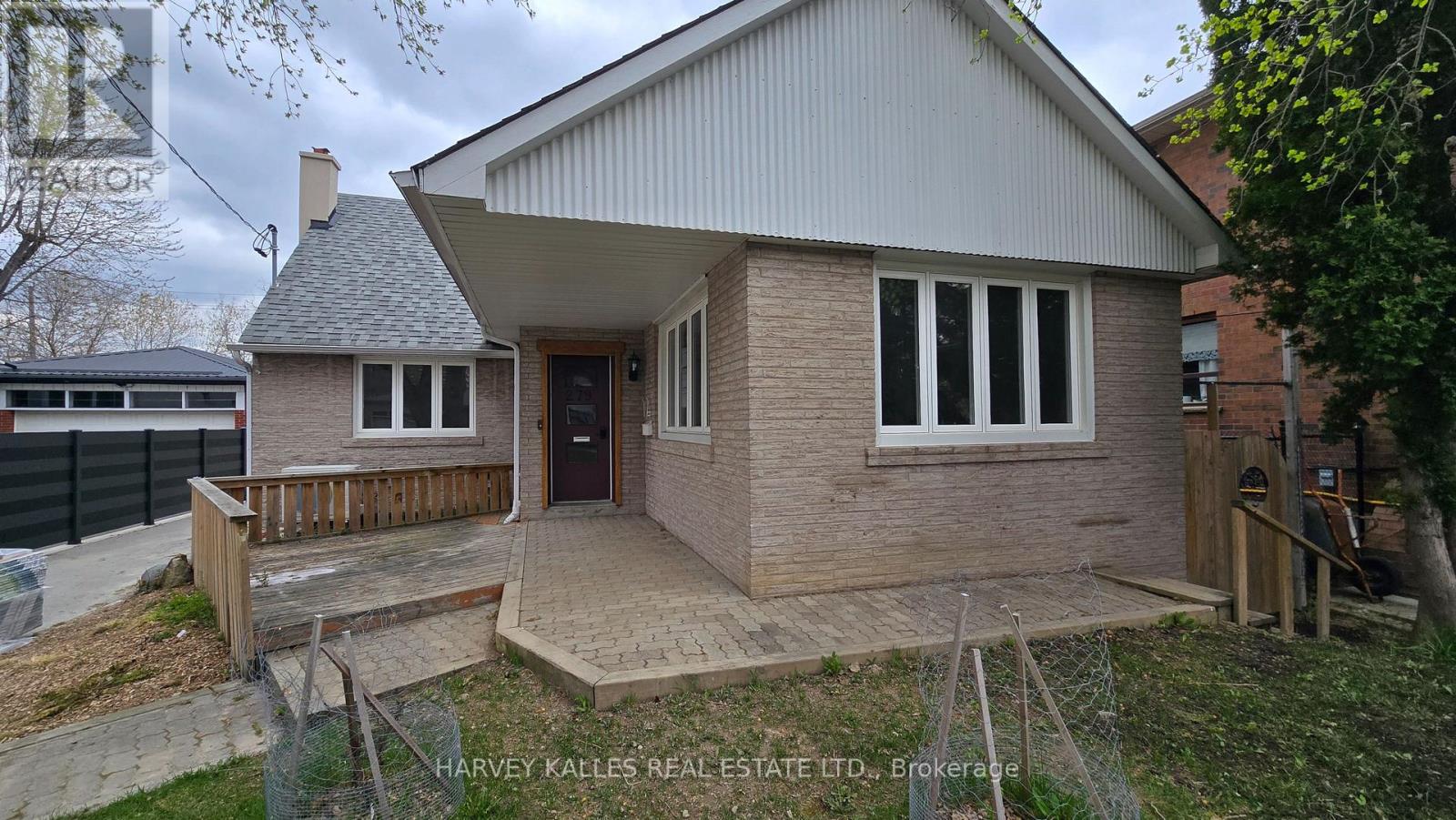 Main - 279 Cornelius Parkway, Toronto, Ontario  M3K 1T6 - Photo 9 - W13113698