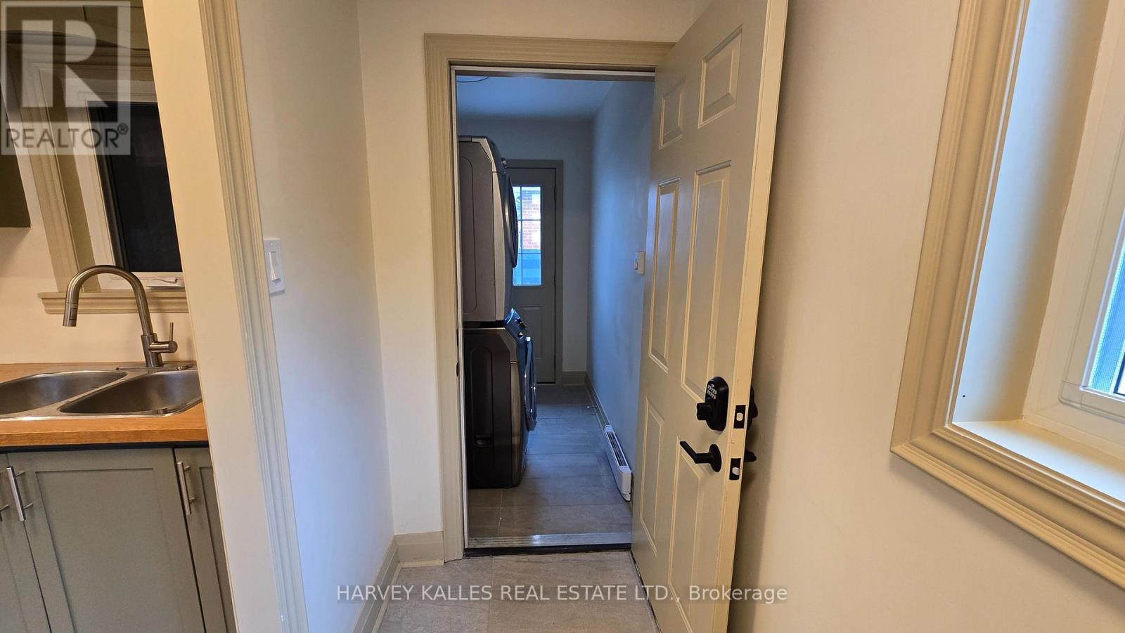 Main - 279 Cornelius Parkway, Toronto, Ontario  M3K 1T6 - Photo 33 - W13113698