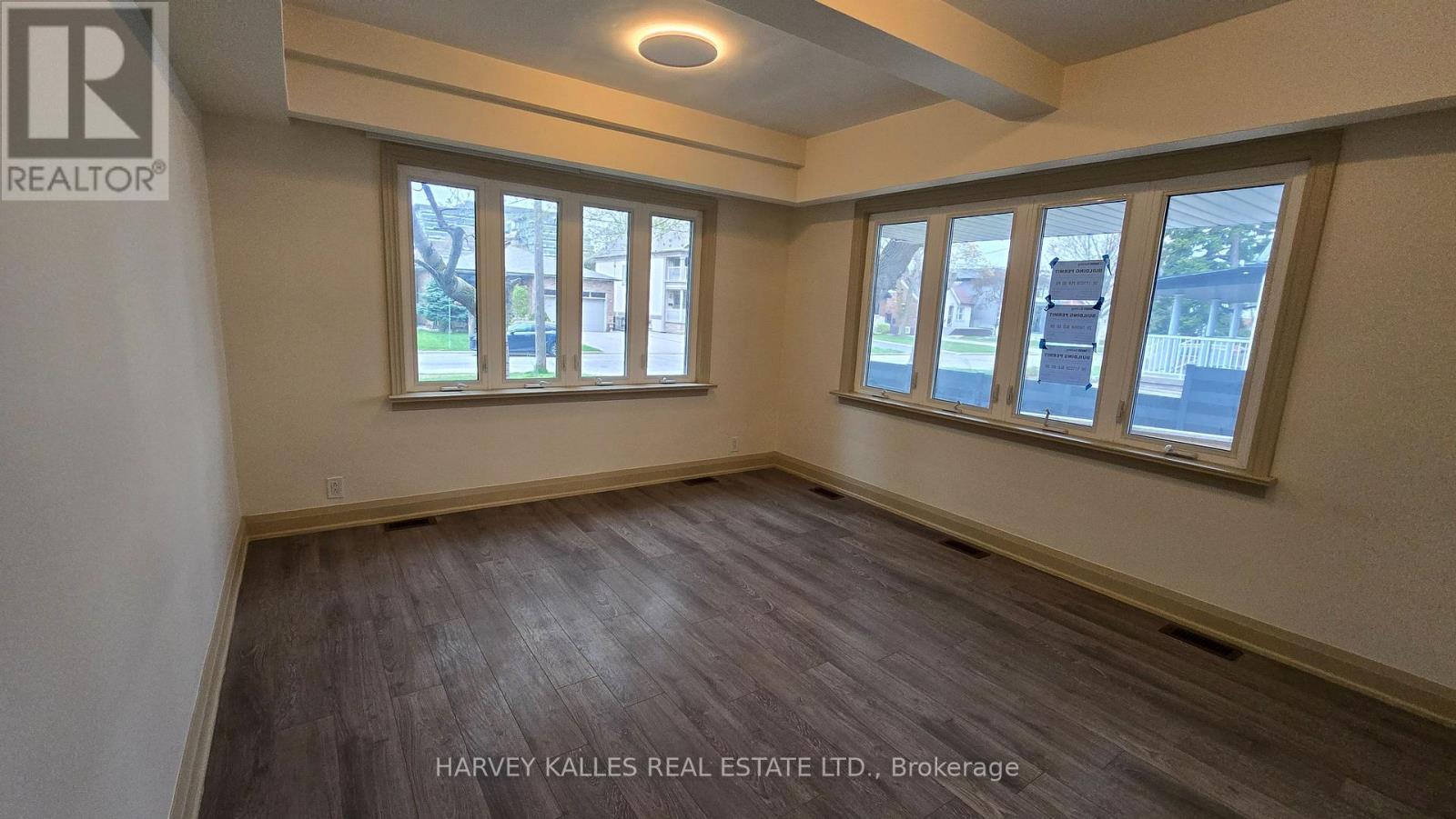 Main - 279 Cornelius Parkway, Toronto, Ontario  M3K 1T6 - Photo 3 - W13113698