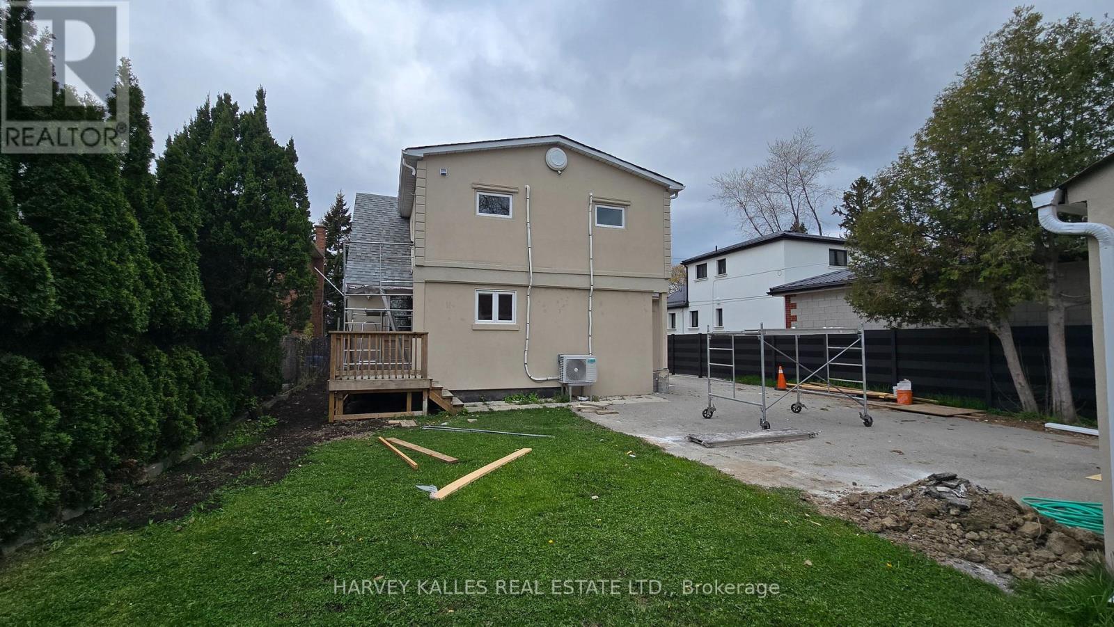Main - 279 Cornelius Parkway, Toronto, Ontario  M3K 1T6 - Photo 12 - W13113698
