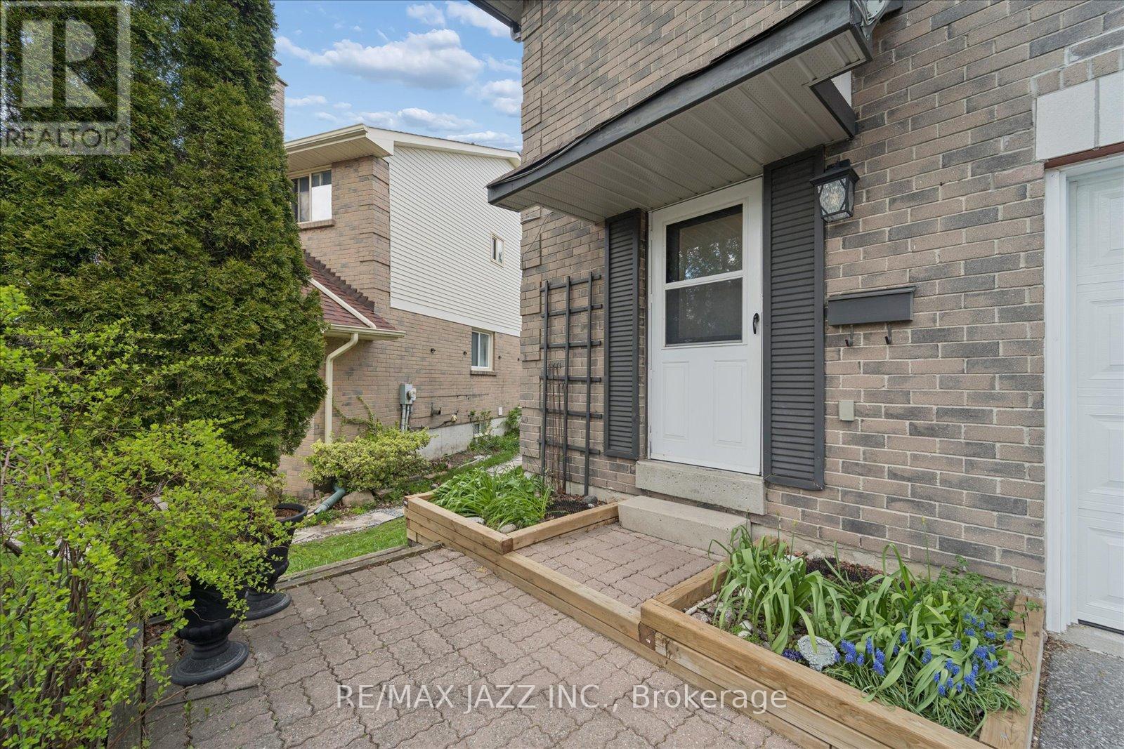 1360 Sunnybrae Crescent, Oshawa, Ontario  L1H 8E5 - Photo 2 - E13117880