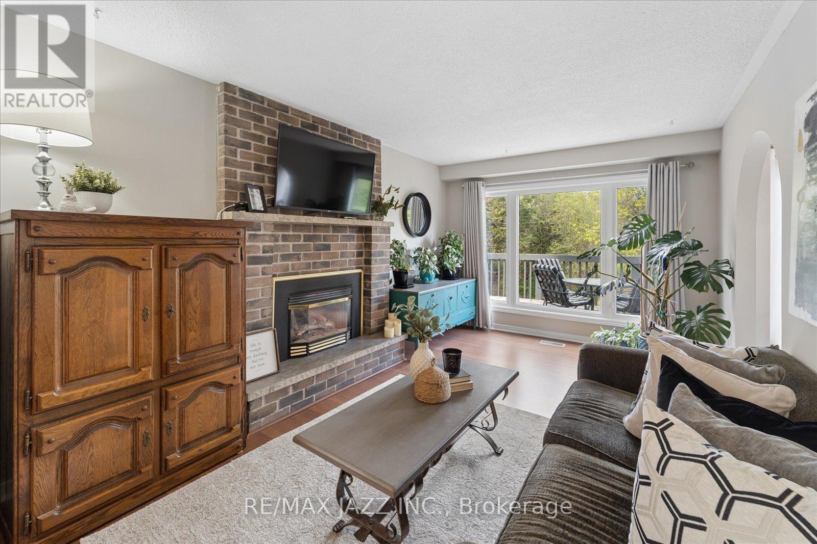 1360 Sunnybrae Crescent, Oshawa, Ontario  L1H 8E5 - Photo 6 - E13117880