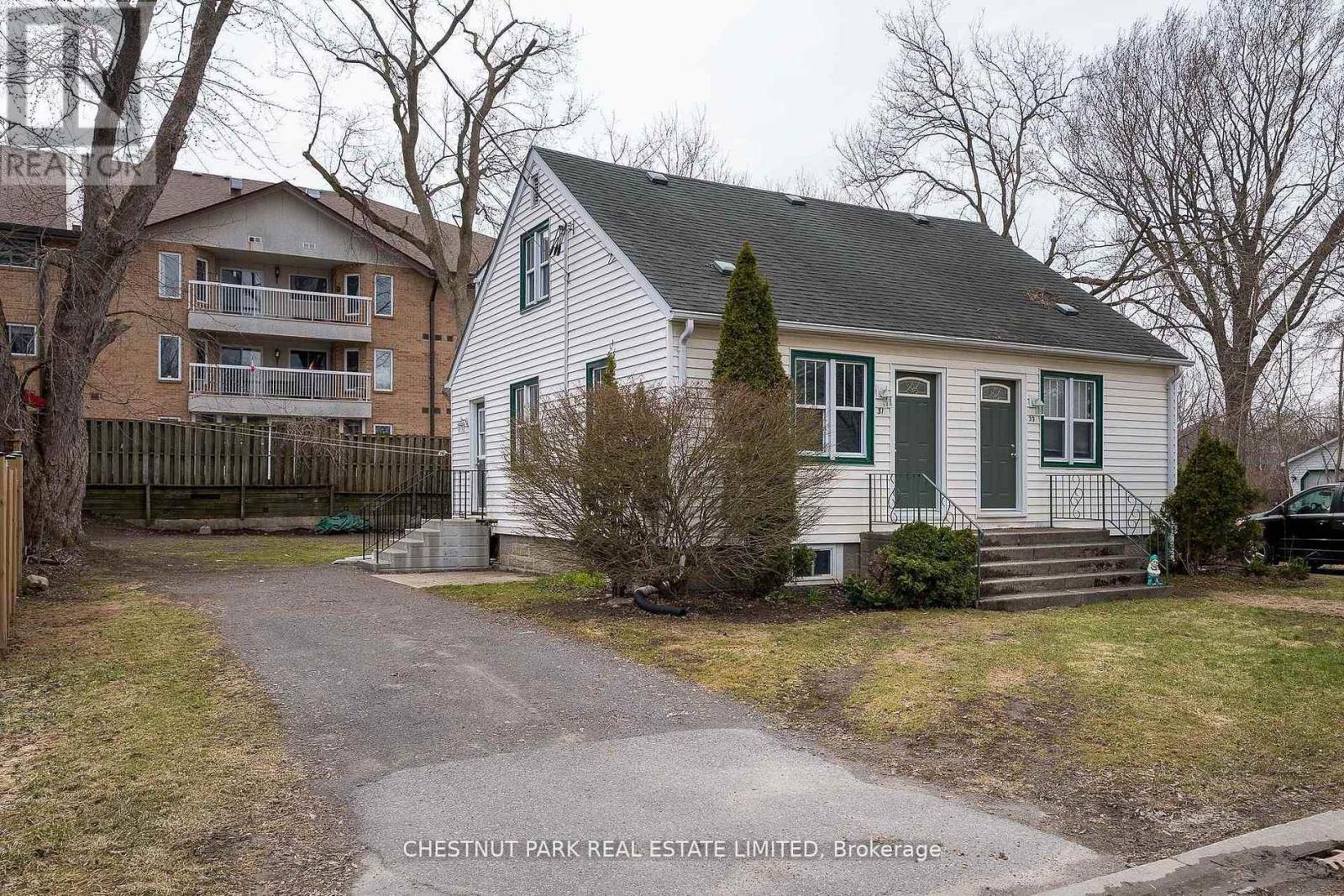 31-33 Washburn Street, Prince Edward County, Ontario  K0K 2T0 - Photo 2 - X13117966