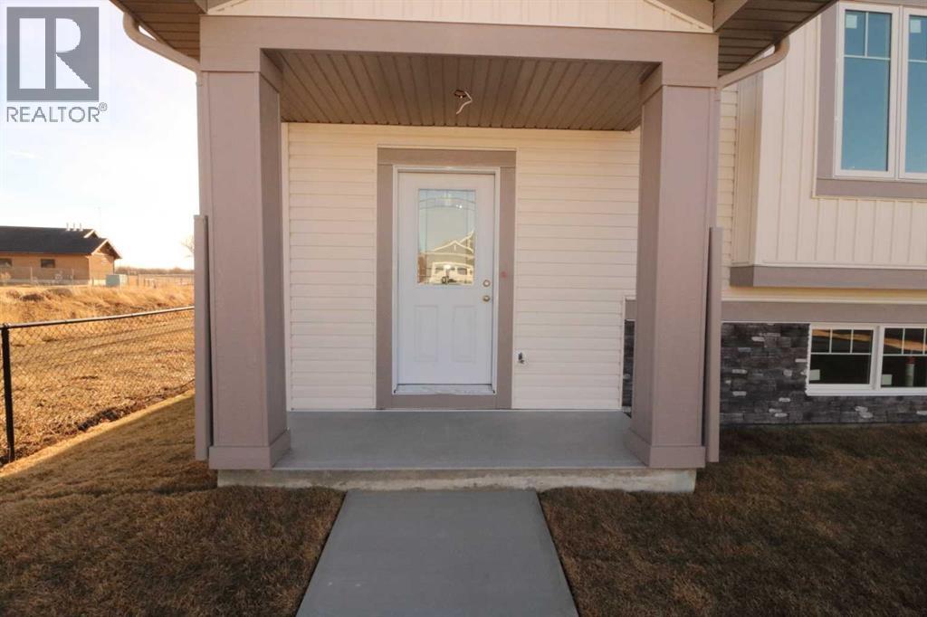 447 Henricks Drive, Irricana, Alberta  T0M 1B0 - Photo 2 - A2287250