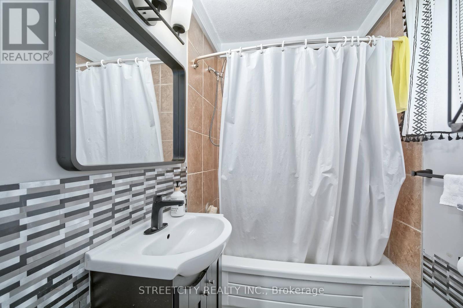 10 Pegler Street, London East (East L), Ontario  N5Z 2B5 - Photo 17 - X13117858