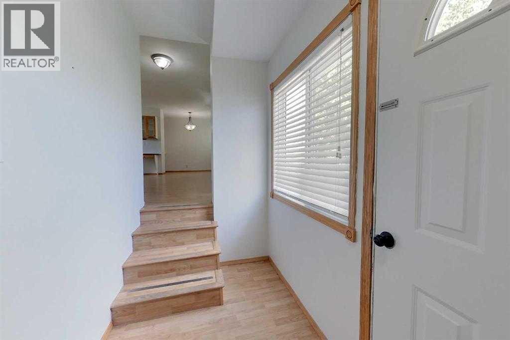 909 5 Avenue SE, Slave Lake, Alberta  T0G 2A3 - Photo 2 - A2284860