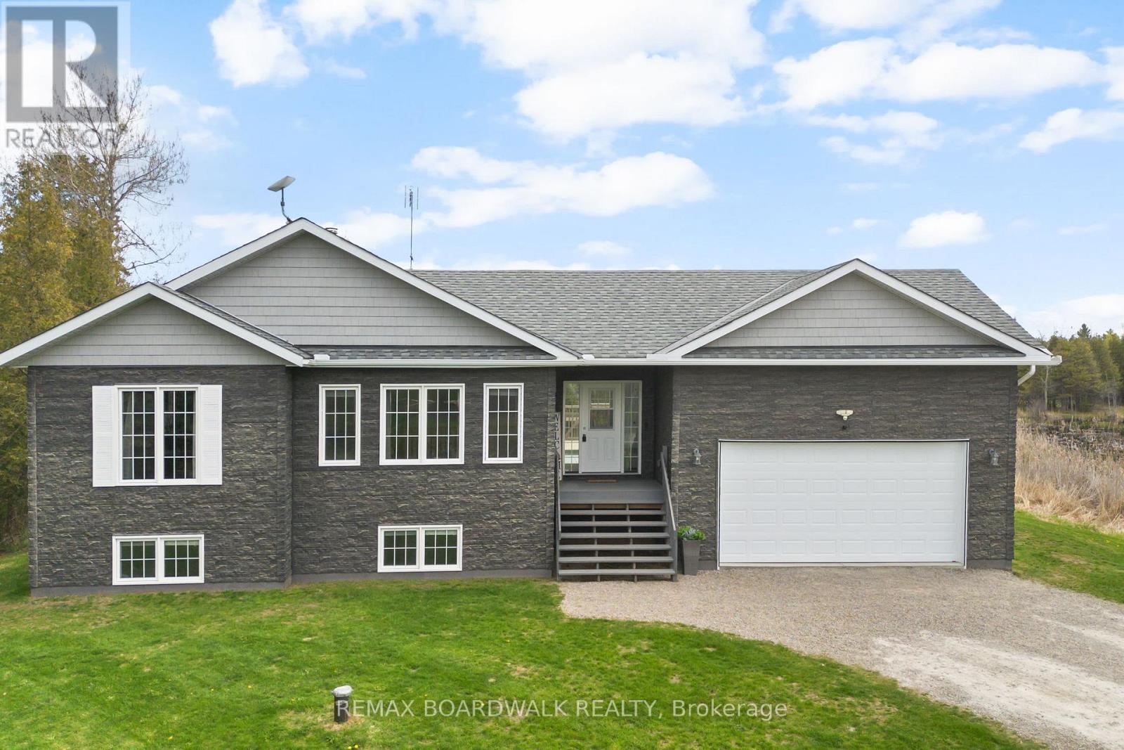 661 Pinery Road, Montague, Ontario K7A 4S7 - Photo 2 - X13117702