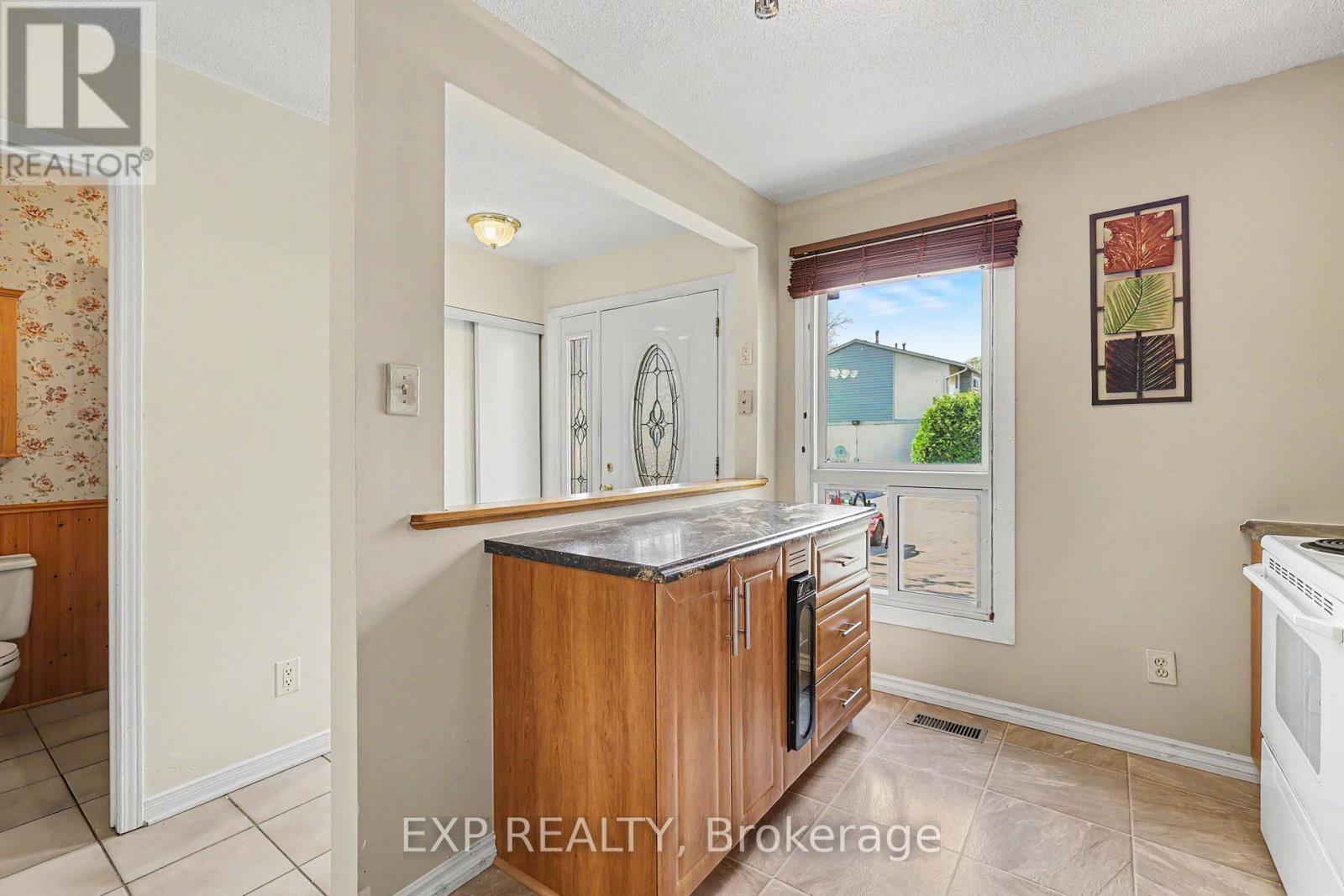 1410 Ballard Court, Ottawa, Ontario  K1B 4Z2 - Photo 3 - X13117706