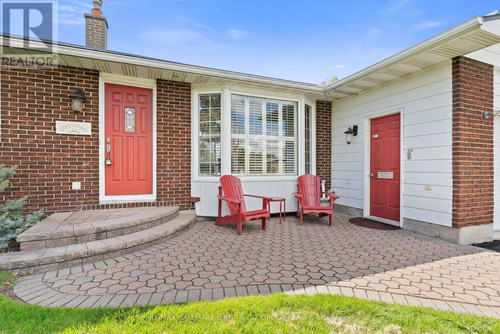 29 Kingsbury Avenue, Ottawa, Ontario  K2G 3E5 - Photo 2 - X13117852