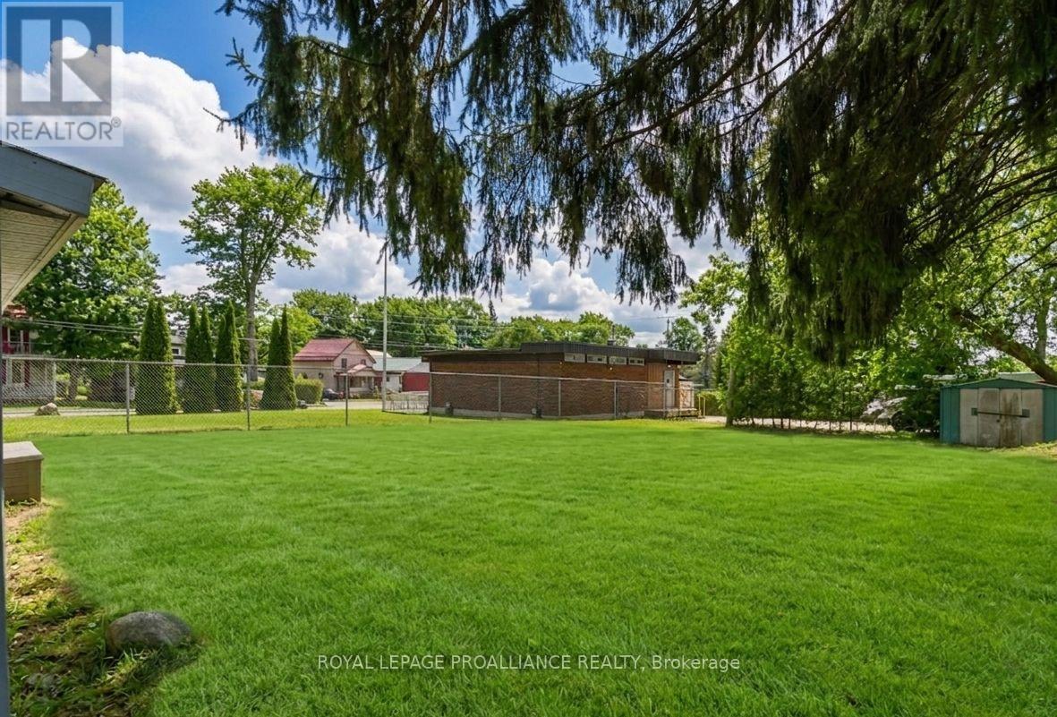18 Quabbin Road, Front Of Yonge, Ontario  K0E 1R0 - Photo 23 - X13117686