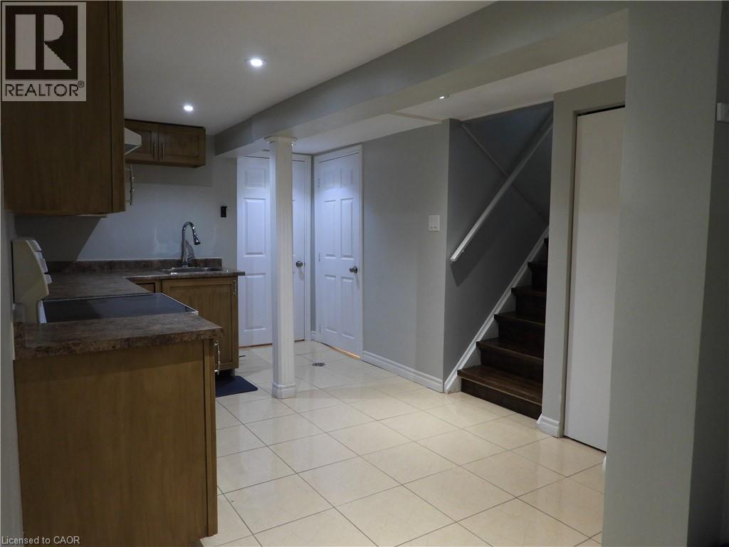 285 East 28th Street, Hamilton, Ontario  L8V 3J2 - Photo 6 - 40829382