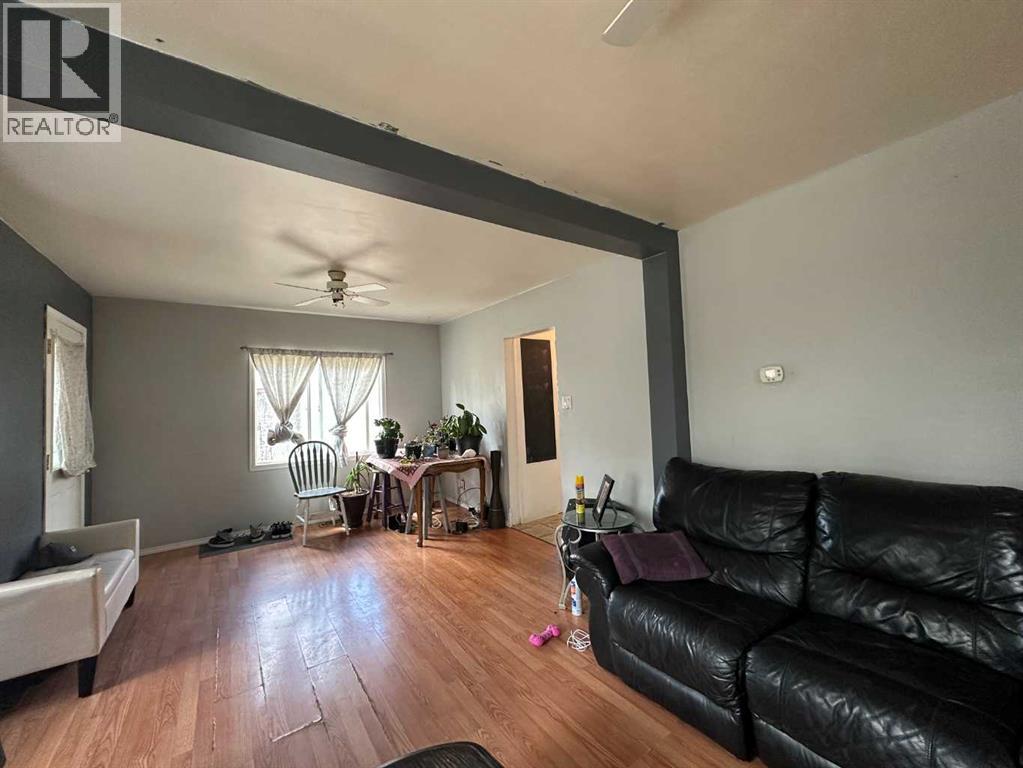 5110 60 Avenue, Ponoka, Alberta  T4J 1G1 - Photo 6 - A2307706