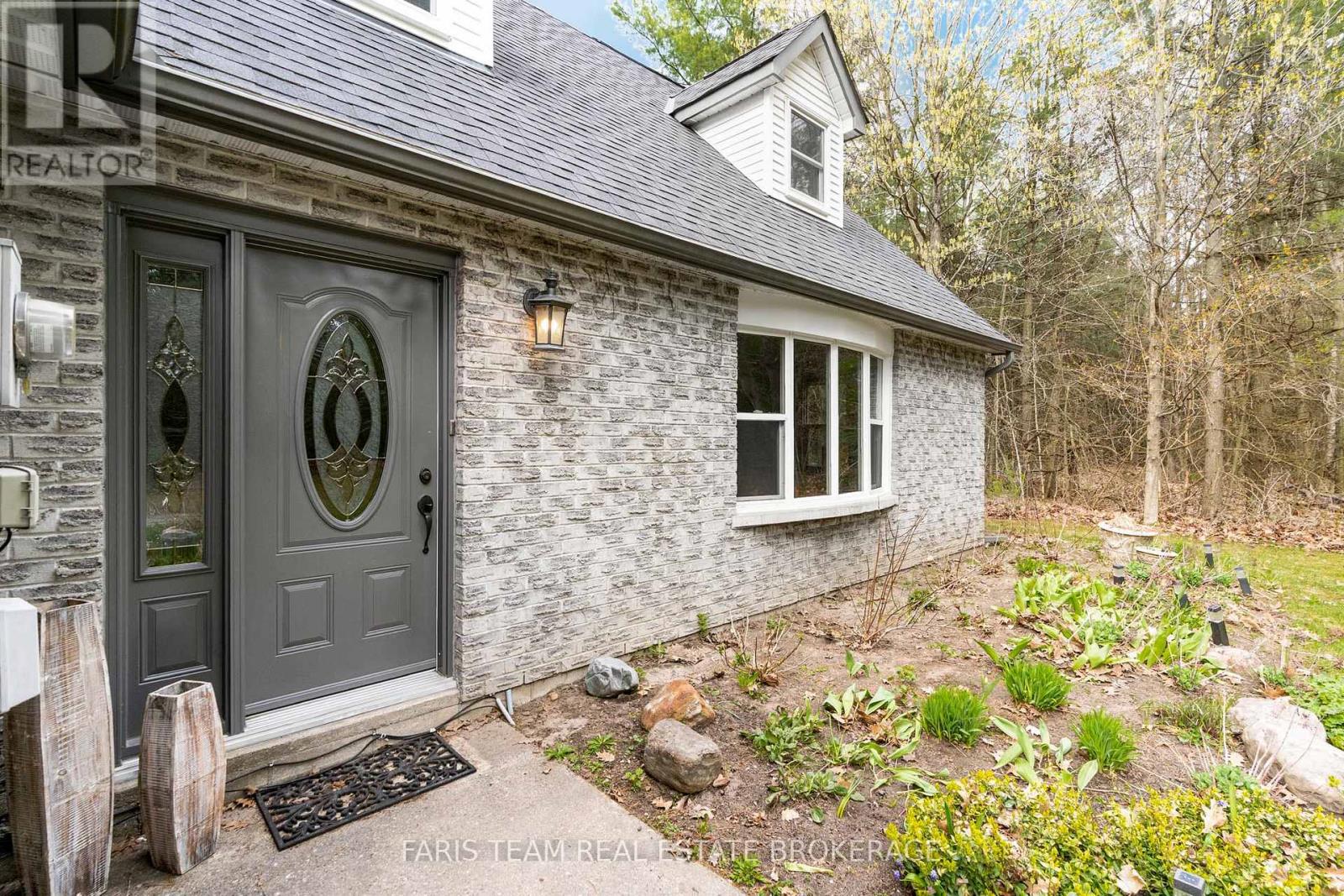 718 Henderson Drive, Innisfil, Ontario  L9S 2J8 - Photo 5 - N13111402