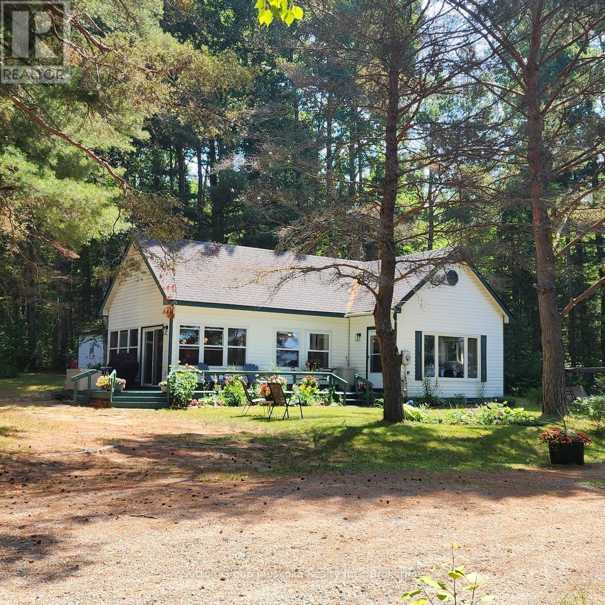 1060 Seabreeze # 6 Road, Lake Of Bays, Ontario  P0A 1H0 - Photo 1 - X13117680