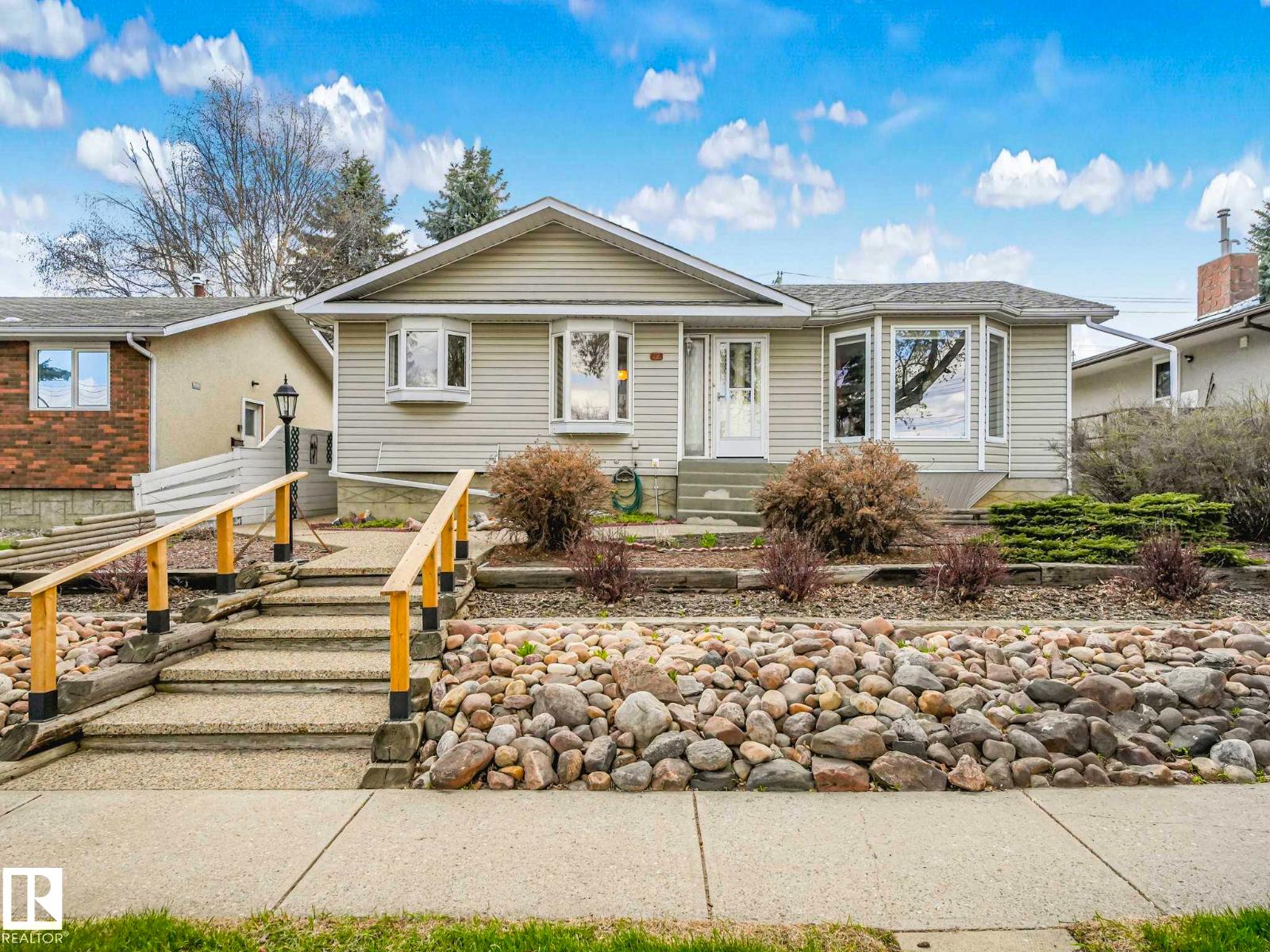 12 Muir Dr, St. Albert, Alberta  T8N 1G2 - Photo 1 - E4487185