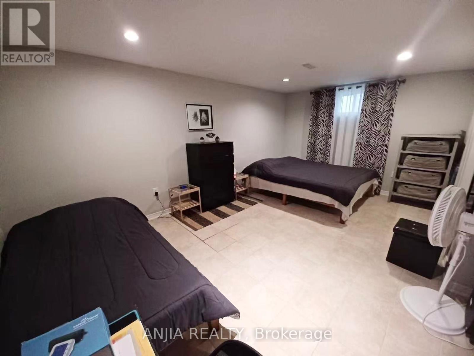 Lower 256 Homewood Avenue, Toronto, Ontario  M2R 2N3 - Photo 6 - C13117722