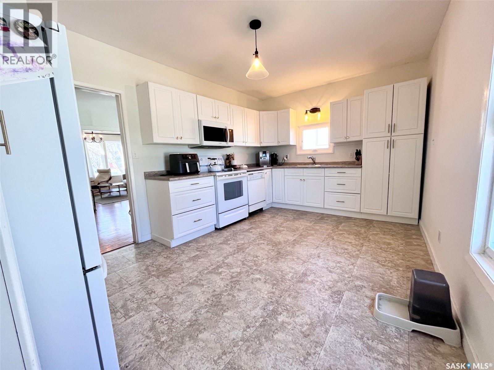 148 21st Street E, Prince Albert, Saskatchewan  S6V 1M1 - Photo 8 - SK035693