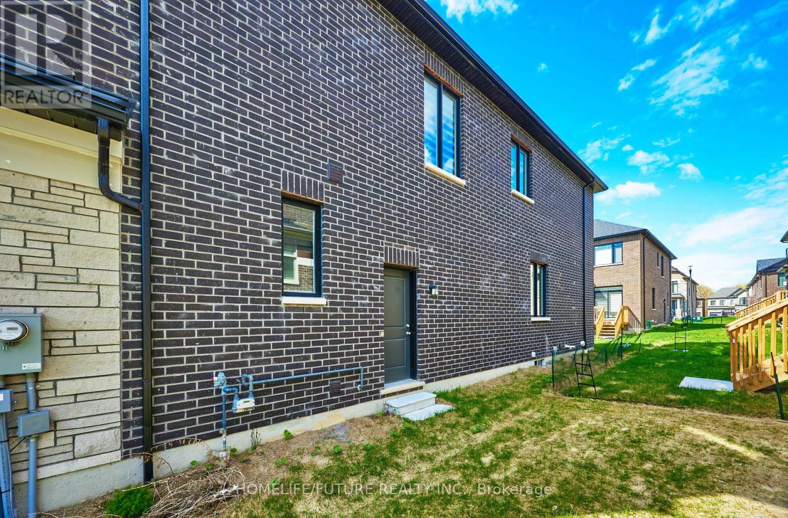 2982 Seagrass Street, Pickering, Ontario  L0H 1J0 - Photo 3 - E13117720