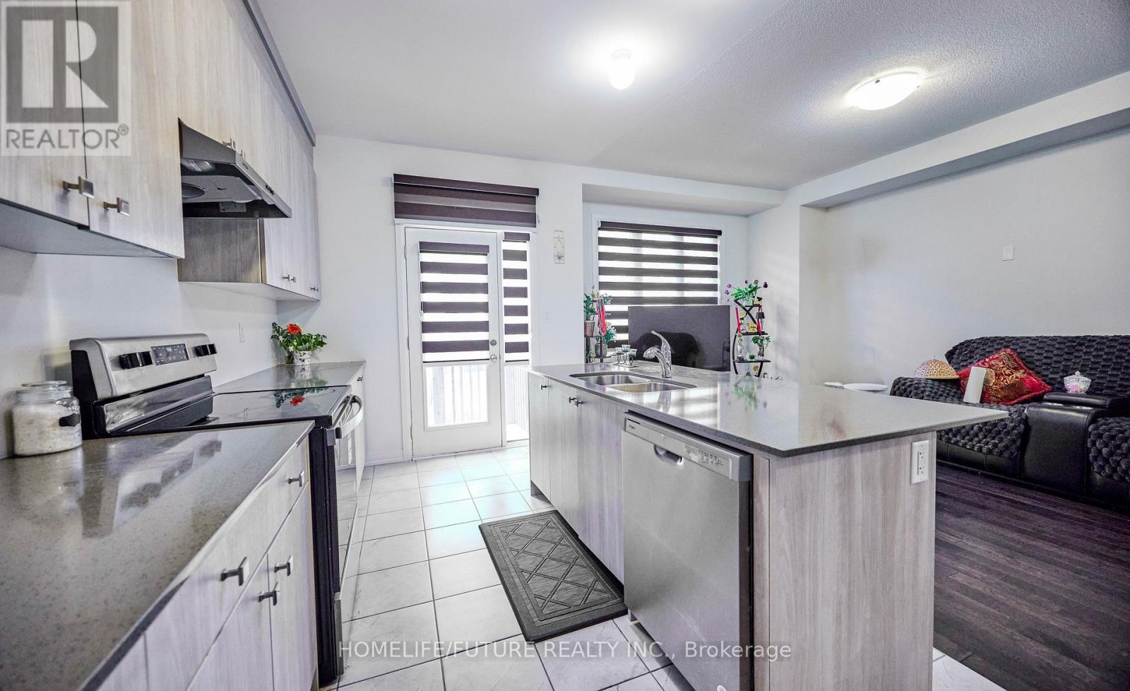 2982 Seagrass Street, Pickering, Ontario  L0H 1J0 - Photo 9 - E13117720