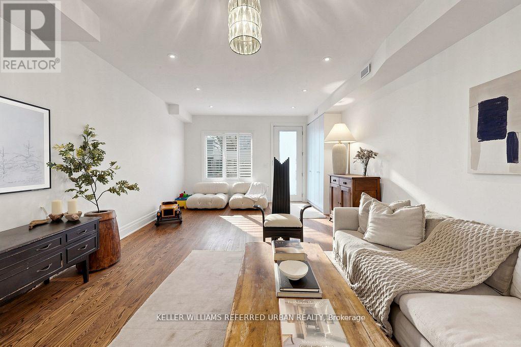150 Rhodes Avenue, Toronto, Ontario  M4L 3A1 - Photo 4 - E13117746