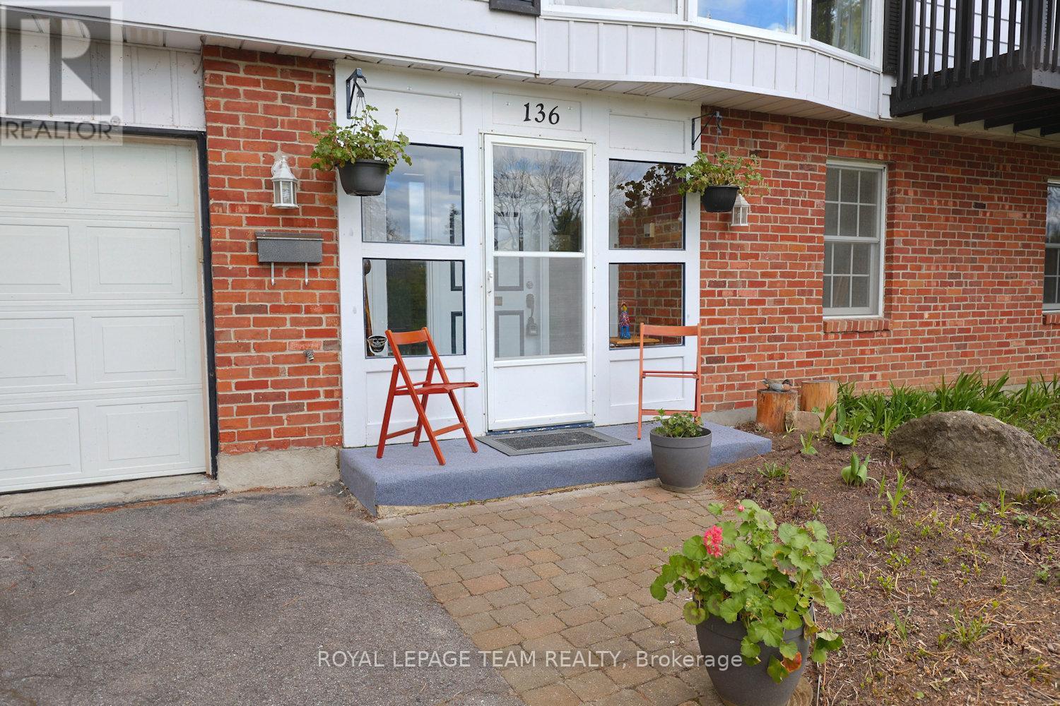 136 James Cummings Avenue, Ottawa, Ontario  K2H 8E1 - Photo 6 - X13107396