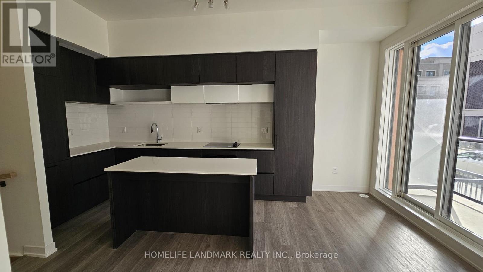 1218 - 8 David Eyer Road, Richmond Hill, Ontario  L4S 0N3 - Photo 5 - N13117724