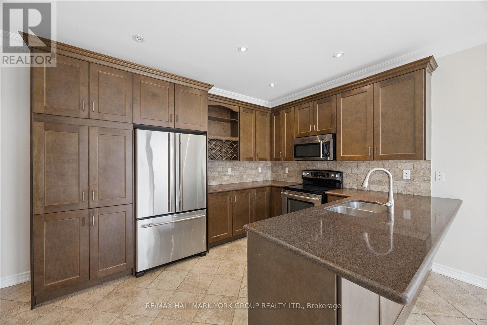 27 Butterwood Lane, Whitchurch-Stouffville, Ontario  L4A 0M7 - Photo 13 - N13117816