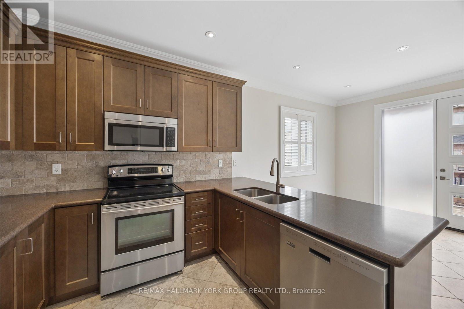 27 Butterwood Lane, Whitchurch-Stouffville, Ontario  L4A 0M7 - Photo 18 - N13117816