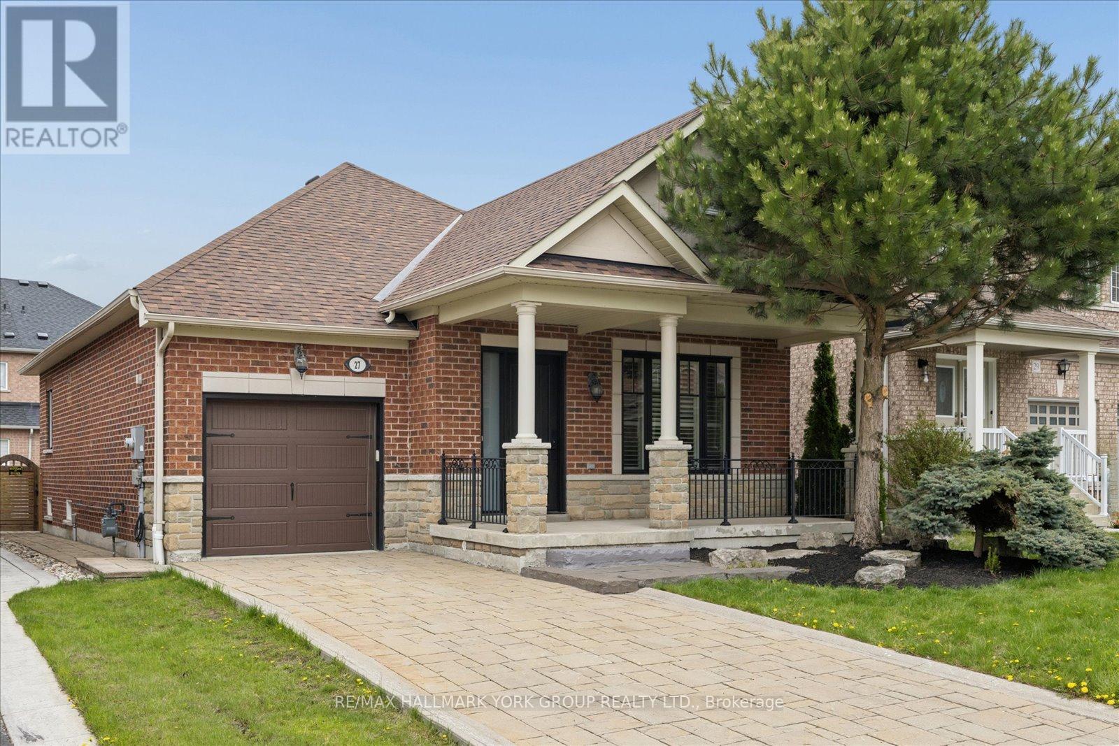 27 Butterwood Lane, Whitchurch-Stouffville, Ontario  L4A 0M7 - Photo 2 - N13117816
