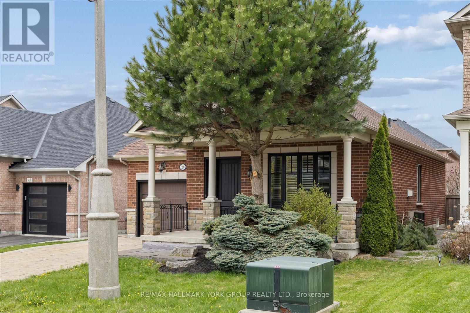 27 Butterwood Lane, Whitchurch-Stouffville, Ontario  L4A 0M7 - Photo 4 - N13117816