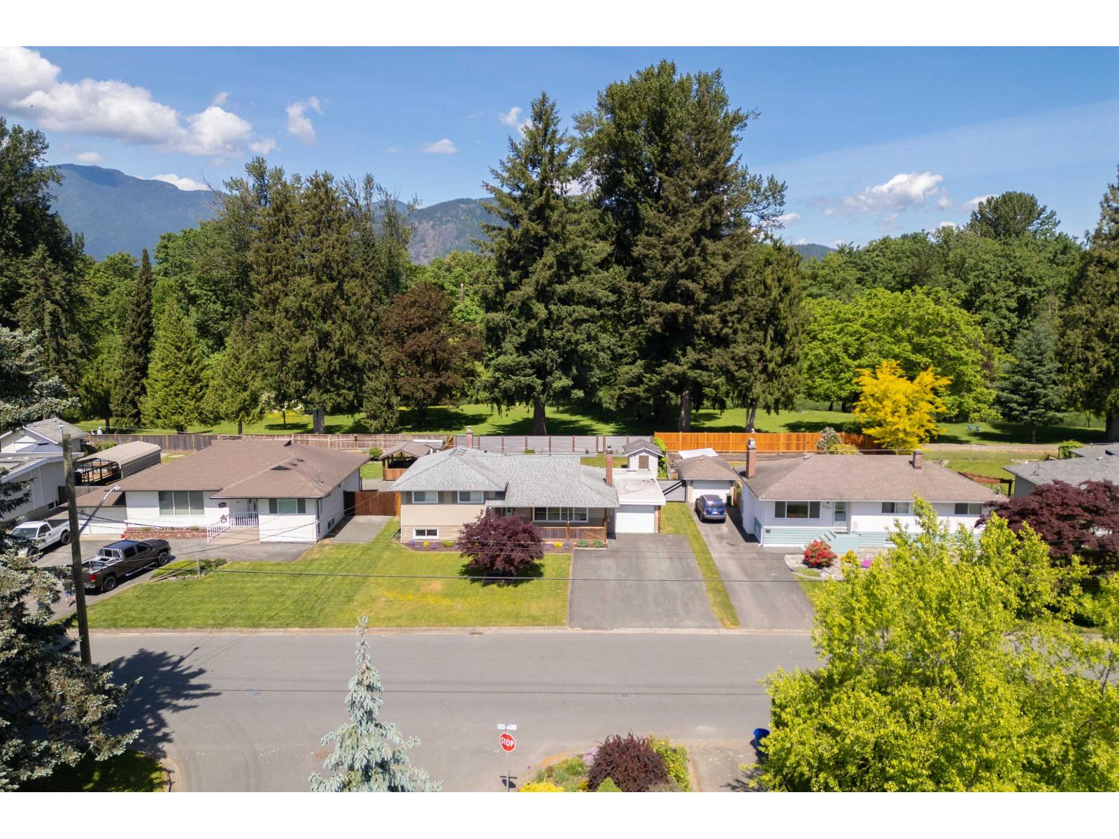45741 Berkeley Avenue, Chilliwack Proper West, Chilliwack, British Columbia  V2P 3N1 - Photo 1 - R3122228