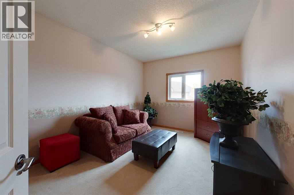 732 9 Street SW, Slave Lake, Alberta  T0G 2A4 - Photo 11 - A2288257
