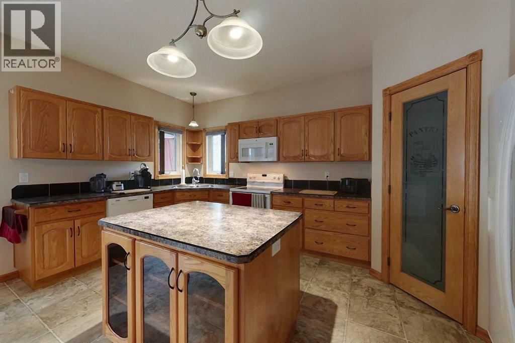 732 9 Street SW, Slave Lake, Alberta  T0G 2A4 - Photo 7 - A2288257